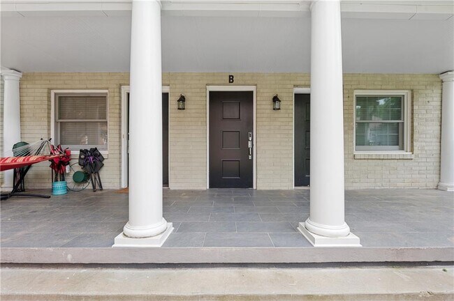 Building Photo - 866 Briarcliff Rd NE