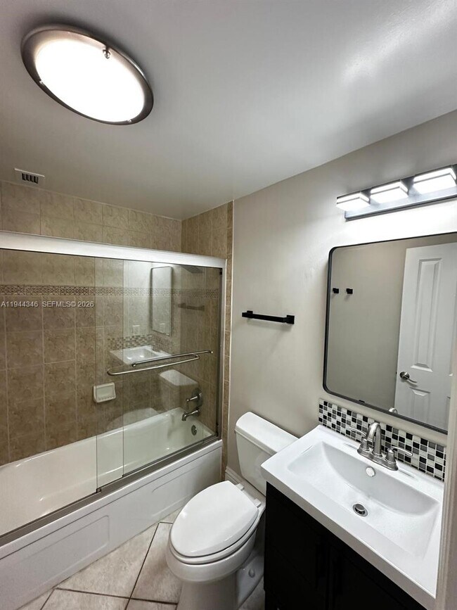 Building Photo - 2895 NE 32nd St