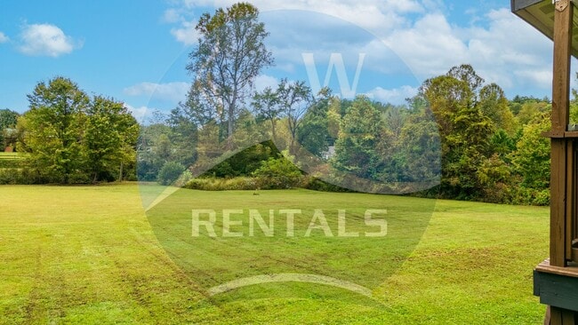 Building Photo - 4 bedroom 2 bath Double-Wide Trailer tastefully decorated and fully furnished available 12/1/25  ...