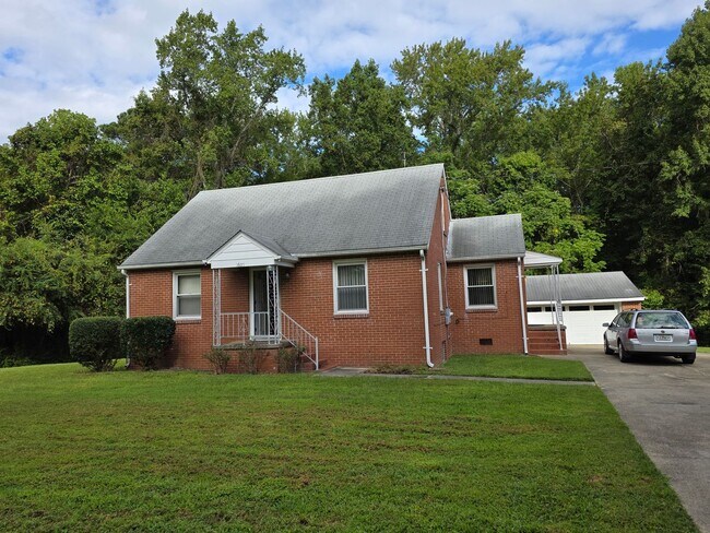 Building Photo - Cute Ranch Ready For New Tenants!
