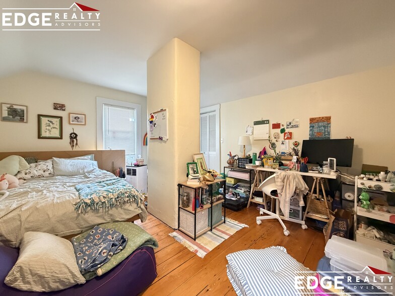 Building Photo - 24 Eastburn St