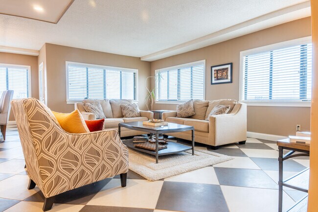 Building Photo - 355 S Broadway