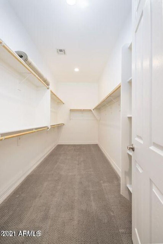 Building Photo - Beautiful 2018 Home in Tierra Del Rio!