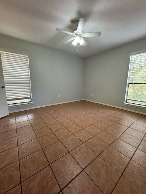 Building Photo - 239 Craddock Ave