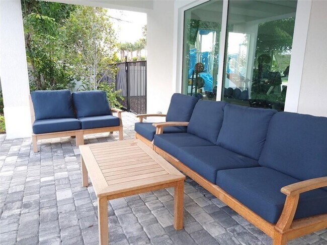 Building Photo - 1851 Sandpiper Pointe Pl