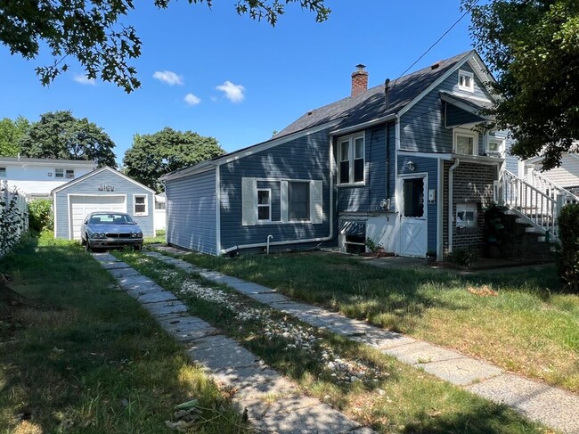 Primary Photo - 361 Sheridan St