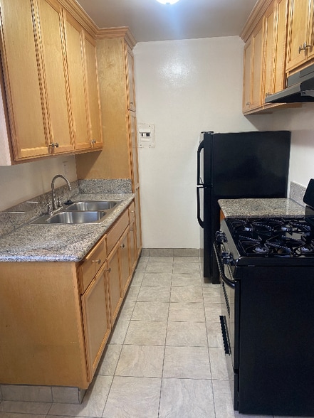 Building Photo - 5369 Inglewood Blvd