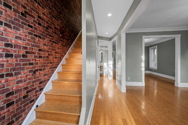 Building Photo - 2213 Missouri Ave