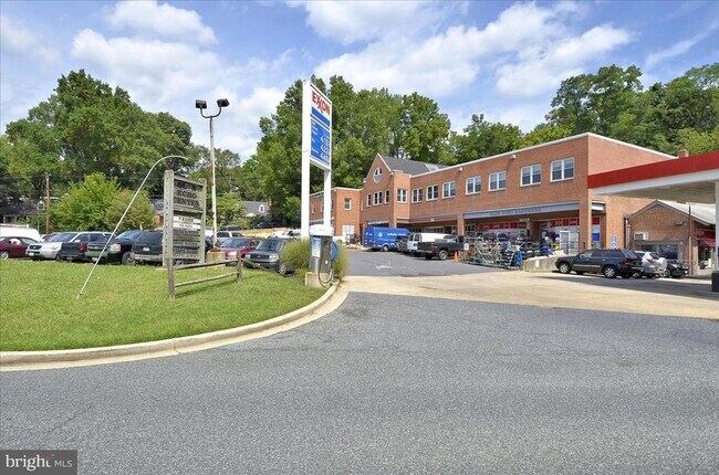 Building Photo - 5011 Sentinel Dr