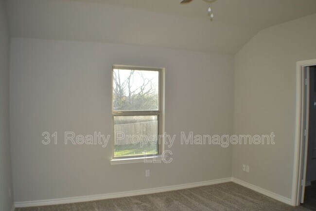 Building Photo - 1101 Southridge Ln