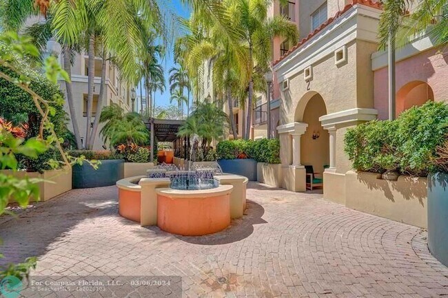 Building Photo - 520 SE 5th Ave