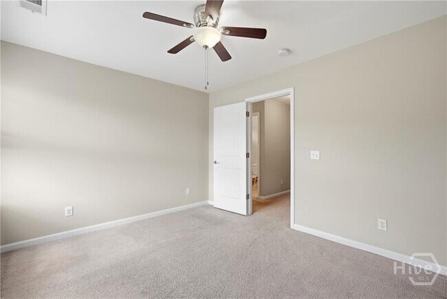 Building Photo - 380 Summer Hill Way