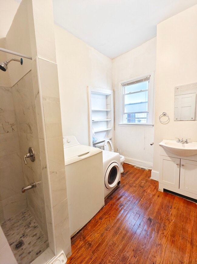 Building Photo - 413 N 33rd St