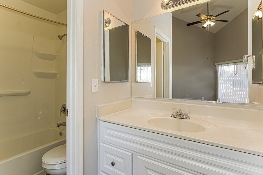 Building Photo - 11324 N 82nd Ave