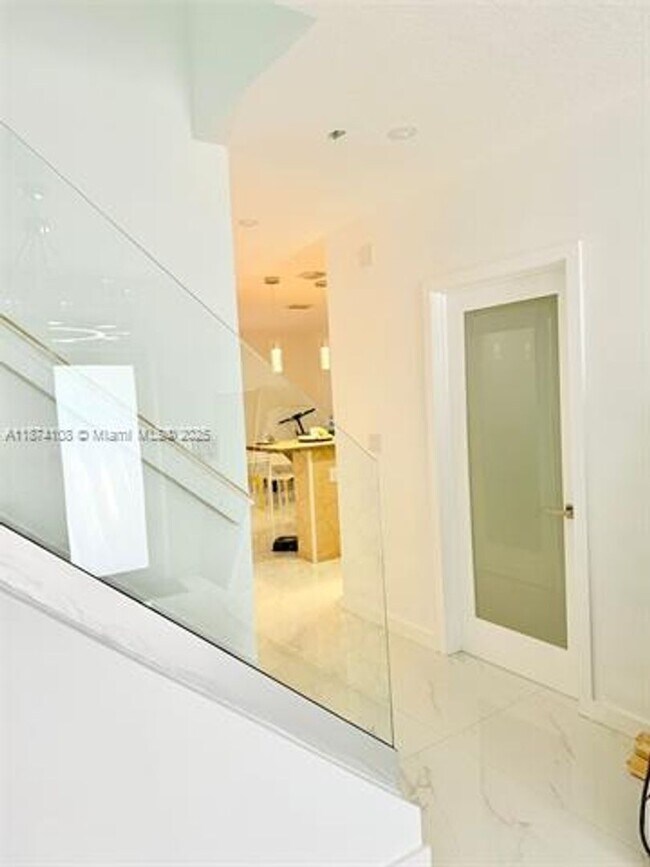 Building Photo - 3871 SW 147th Ave
