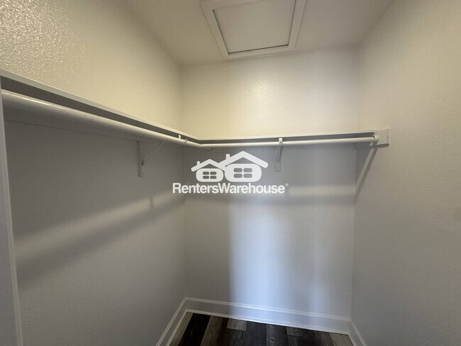 Building Photo - 3839 Dry Creek Dr