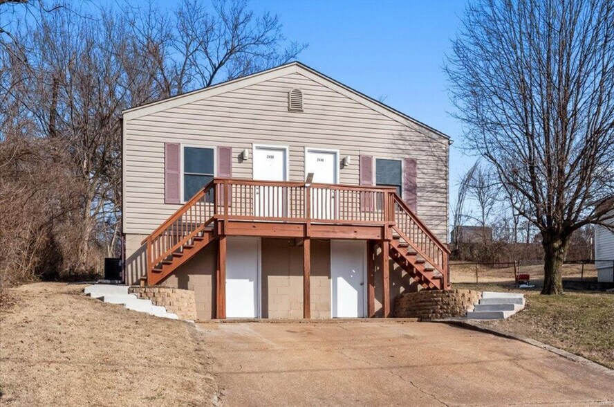 Building Photo - 2450 Prouhet Ave