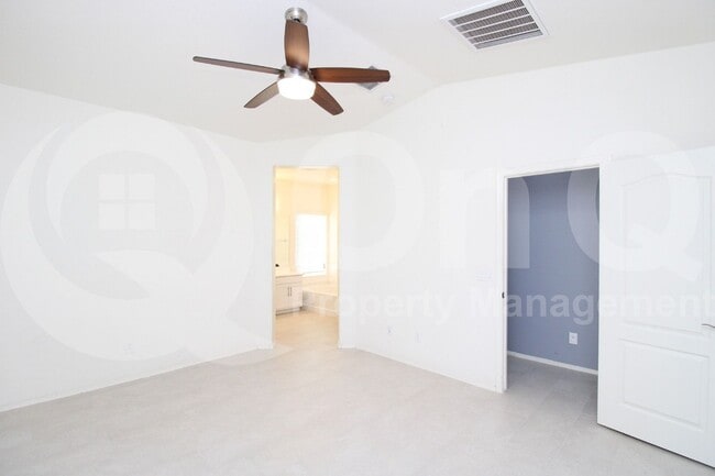 Building Photo - 2767 E Mews Rd