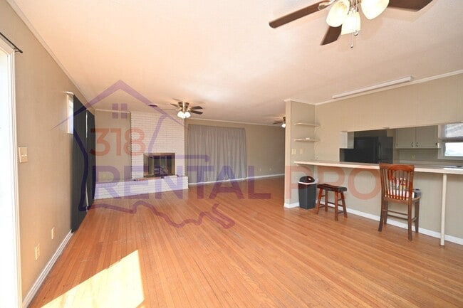 Building Photo - 1707 Lind Dr