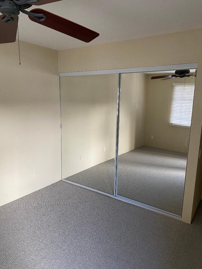 Building Photo - 291 E Mel Ave