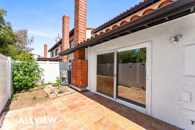 Building Photo - Coastal San Clemente Townhome with Brand New Flooring – Steps to the Beach!