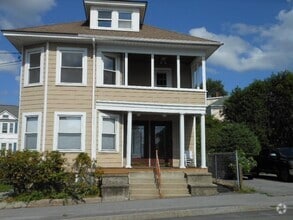 Building Photo - 677 Belmont St