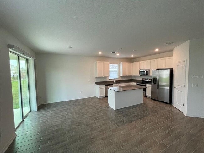 Building Photo - 660 Tanaro Ln