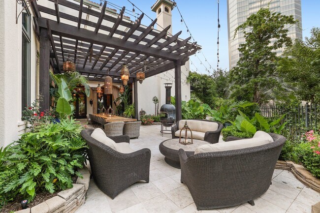 Building Photo - 5007 Cedar Creek Dr