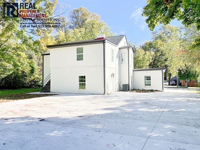 Building Photo - 605 Fairview Ave