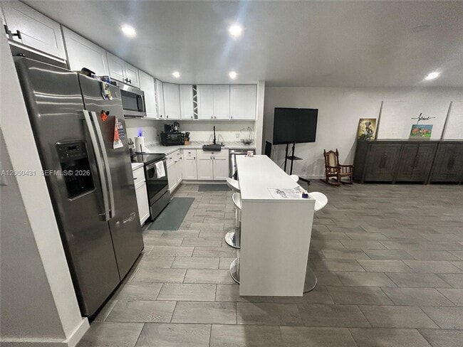 Building Photo - 14830 Naranja Lakes Blvd