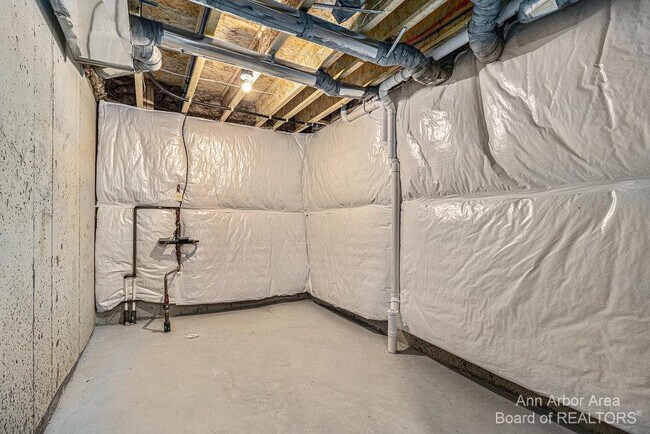 Building Photo - 3343 Roseford Blvd