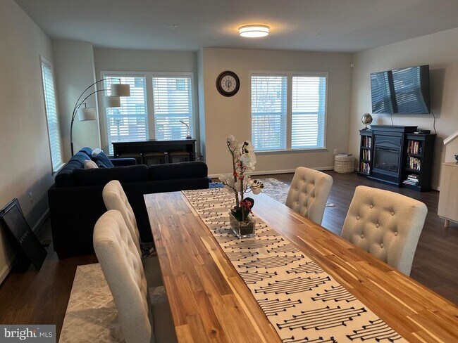 Building Photo - 3451 Watershed Blvd