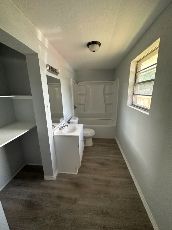 Building Photo - 222 E 38th St