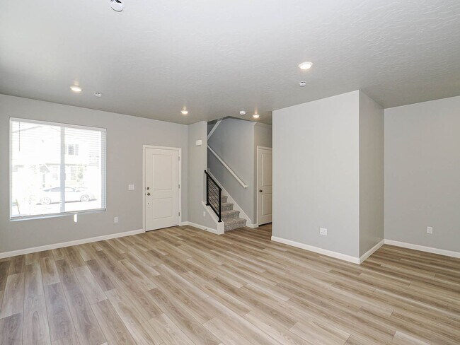 Building Photo - Saratoga Springs Twin Home