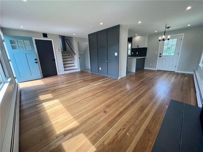 Building Photo - 143 Greenmeadow Cir