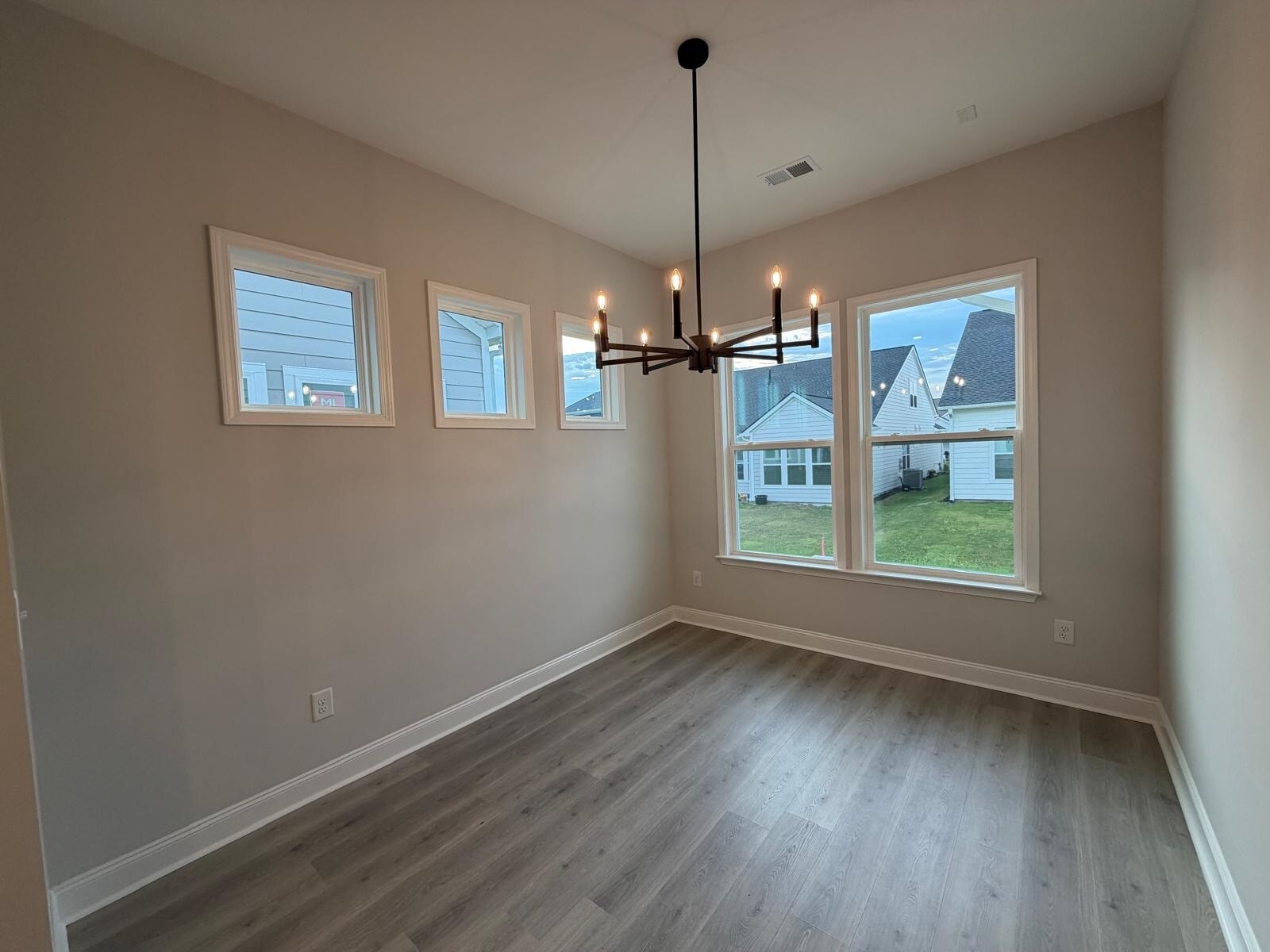 Building Photo - 105 Winding Stream Cir