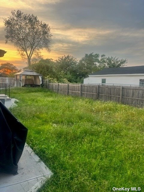 Building Photo - 515 Beach 43rd St