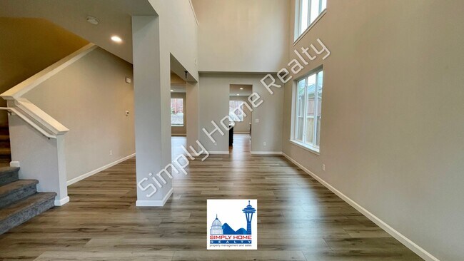 Building Photo - Step Inside to this Home with Spacious & Flexible Living!