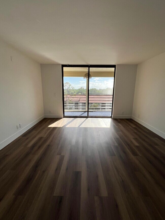 Building Photo - 7770 Tahiti Ln