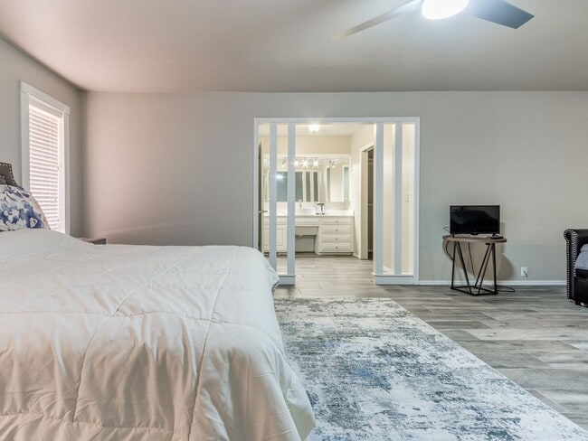 Building Photo - Mid-Term Rental in Glenbrook Addition, Nic...