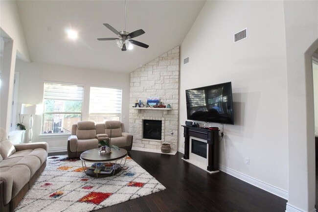 Building Photo - 15100 Iveans Way