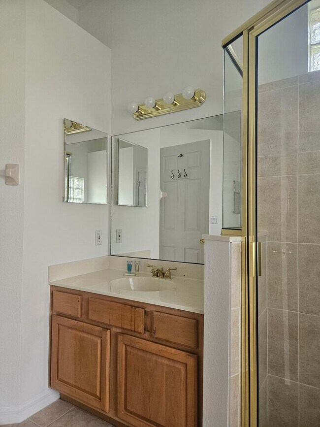Building Photo - 4 BEDROOM 3 FULL BATH HOME WITH A SCREENED IN POOL IN THE BEAUTIFUL PALM COAST
