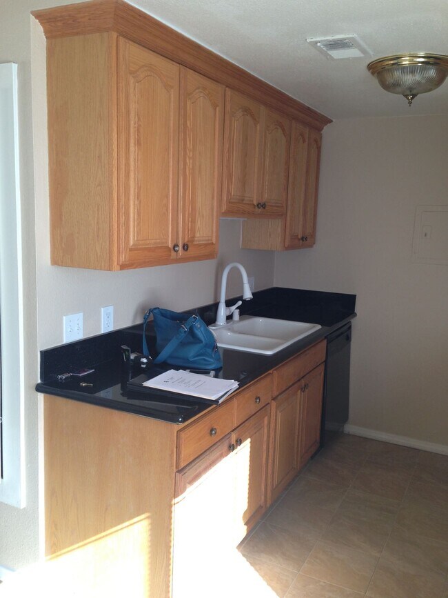 Building Photo - 12835 10th St