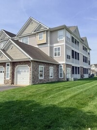 Building Photo - 2901 Heather Dr