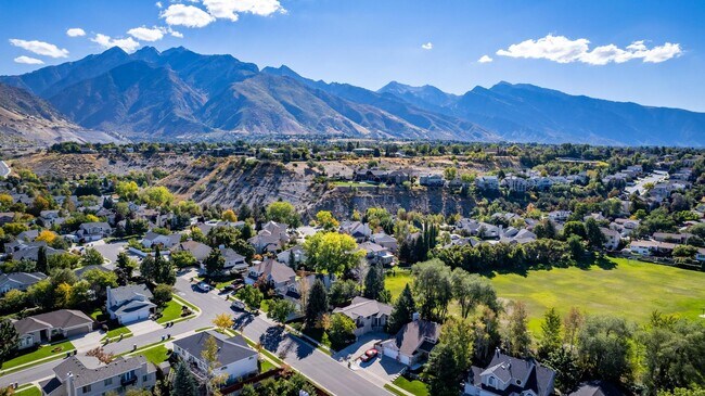 Building Photo - 2586 E 6710 S