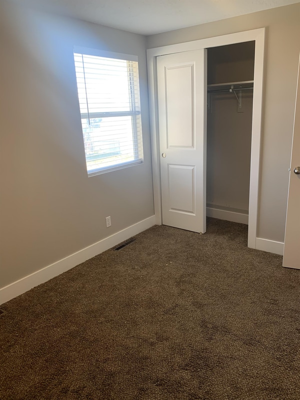 Building Photo - 3498 Valley Heights Dr