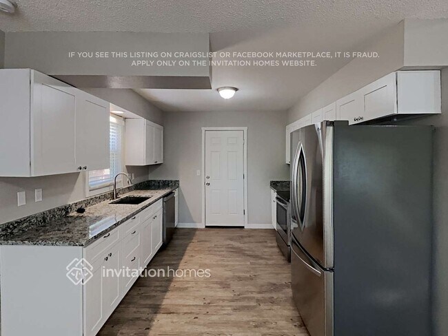 Building Photo - 5718 W 17th St