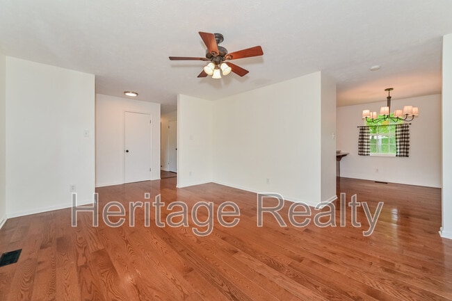 Building Photo - 9608 Clearwater Dr