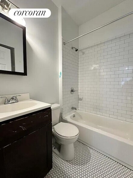 Building Photo - 535 E 87th St