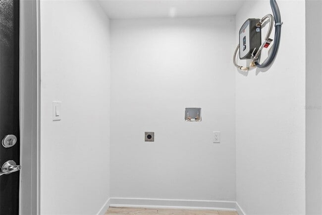 Building Photo - 715 W Bougainvillea Ave